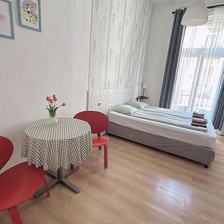 11# Sunflower Cozy Apartment بودابست المظهر الخارجي الصورة