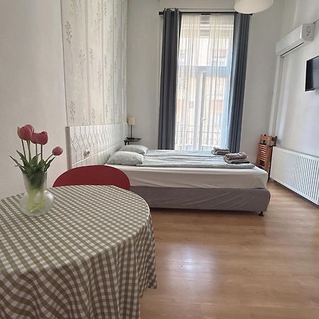 11# Sunflower Cozy Apartment بودابست المظهر الخارجي الصورة