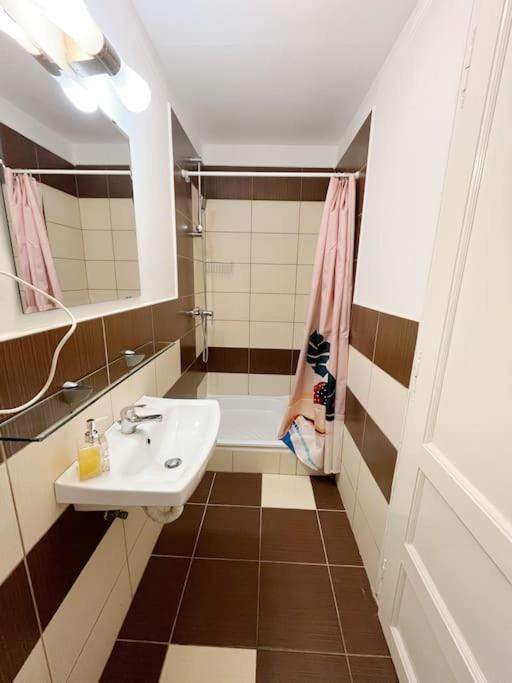 11# Sunflower Cozy Apartment بودابست المظهر الخارجي الصورة